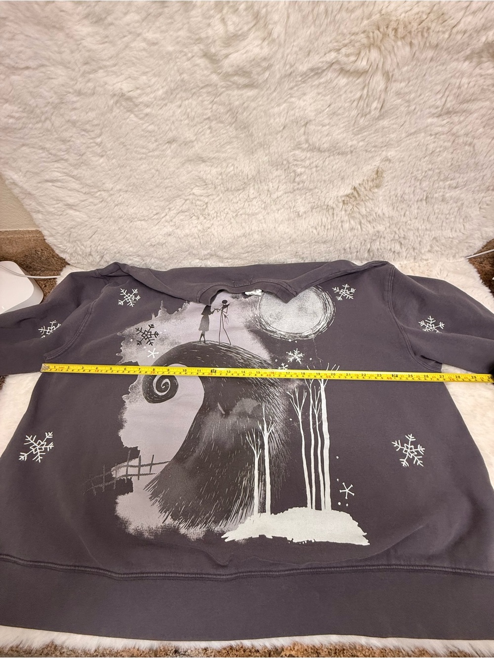 Disney's Tim Burton Nightmare Before Christmas Grey Sweatshirt XL ‎ Graphic - Picture 4 of 5
